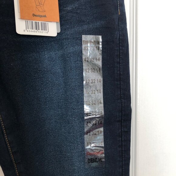 Desigual Women's Dark Wash Skinny Jeans Size 32W - Stylish & Comfortable Fit NWT - Picture 7 of 10